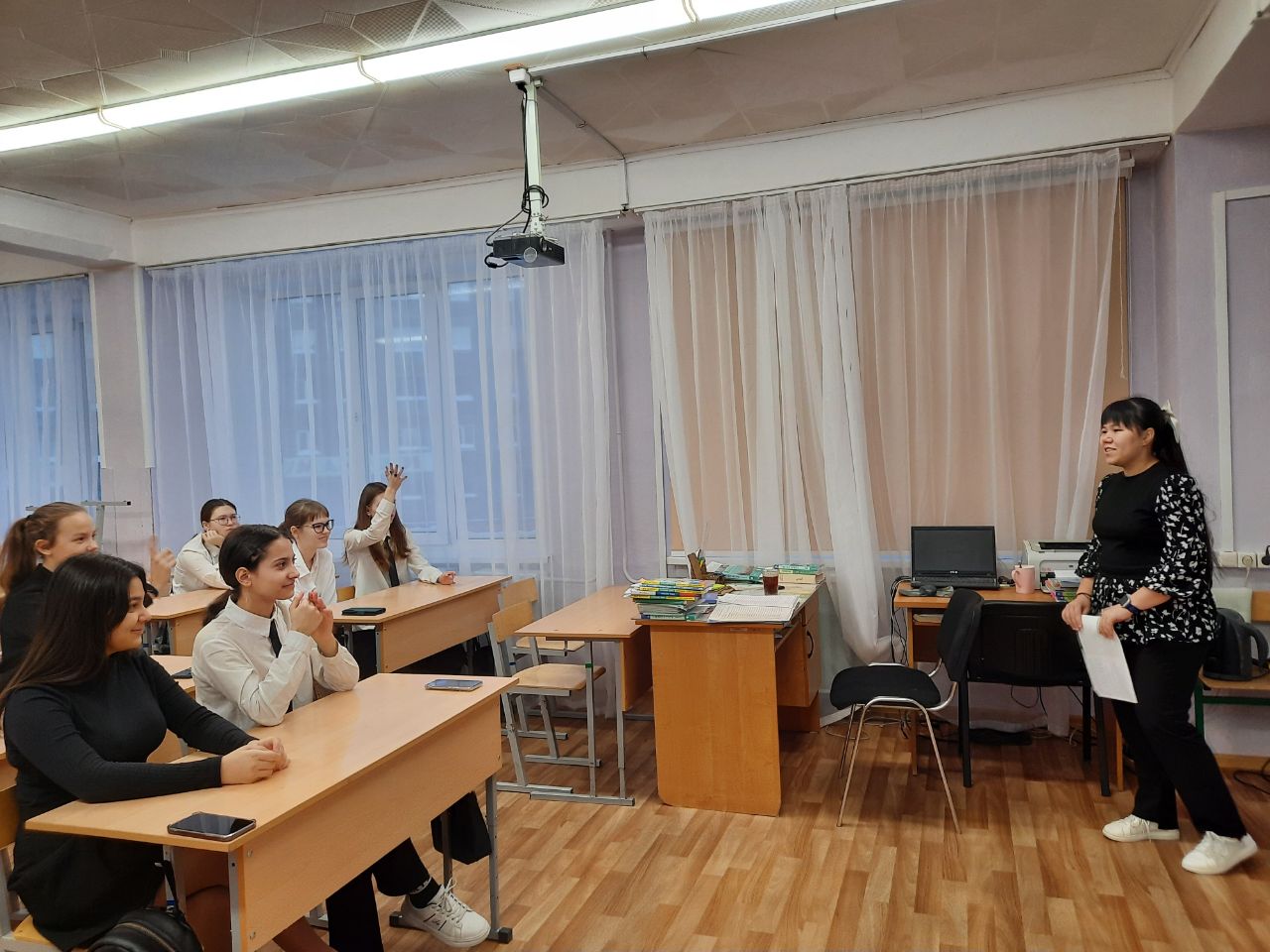 Дискуссионном клубе «Мнение».